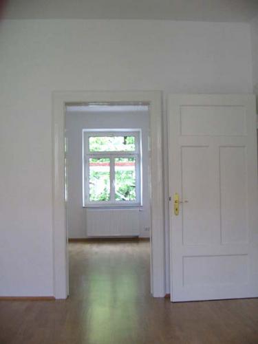 Straubinger Str. 7 Blick in Wohnraum