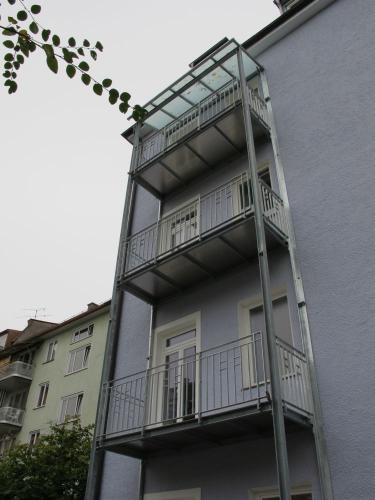 Fasaneristr. 3c Balkonturm Hof