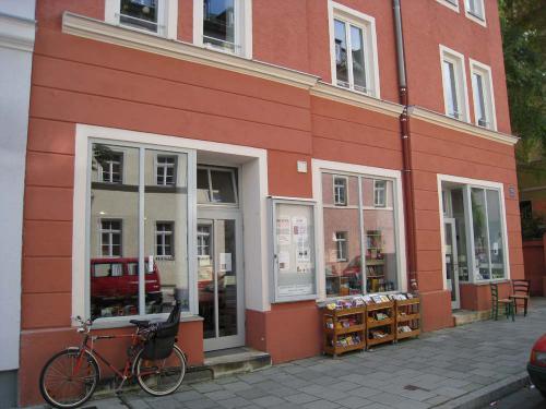 Ligsalzstr. 13  Fassade EG Strasse